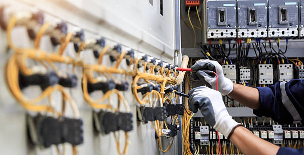 Professional Electrician technician working in Evansburg, PA